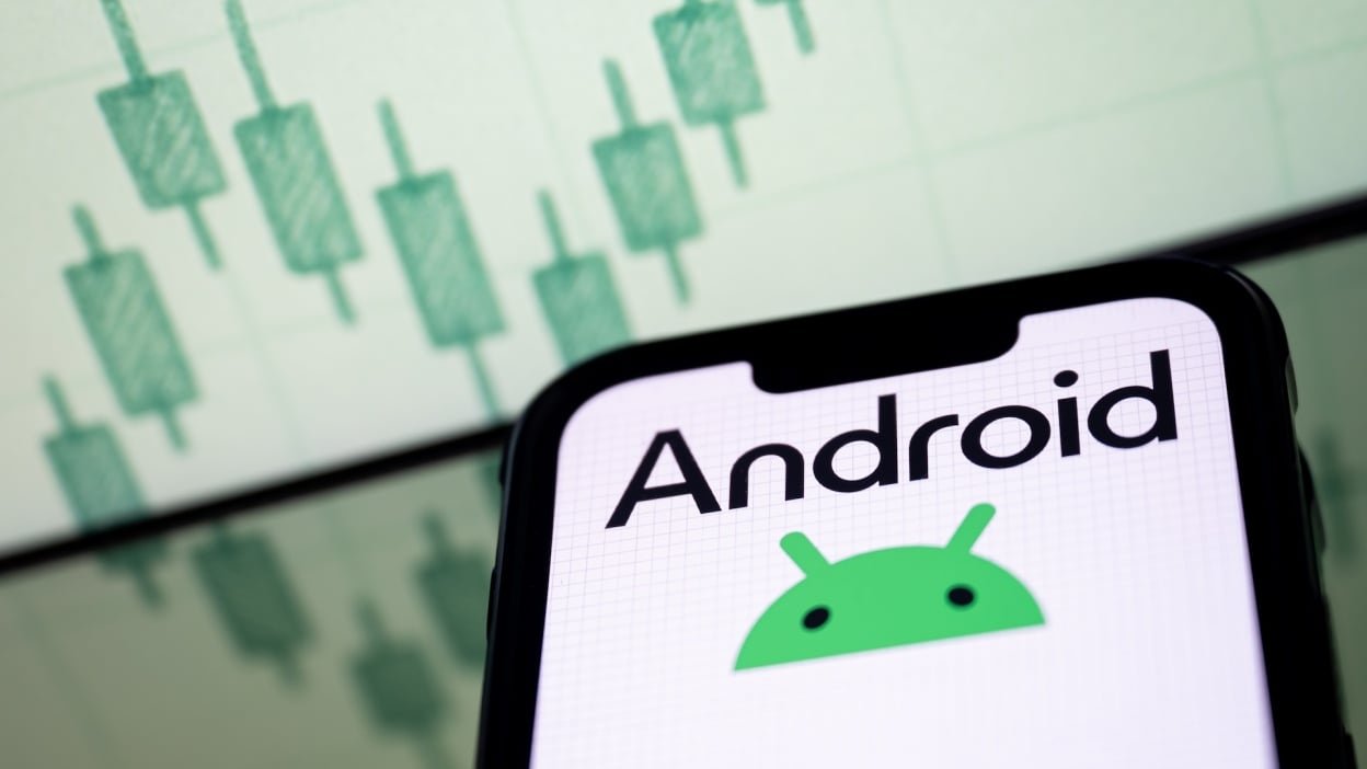 Android logo on a smartphone.